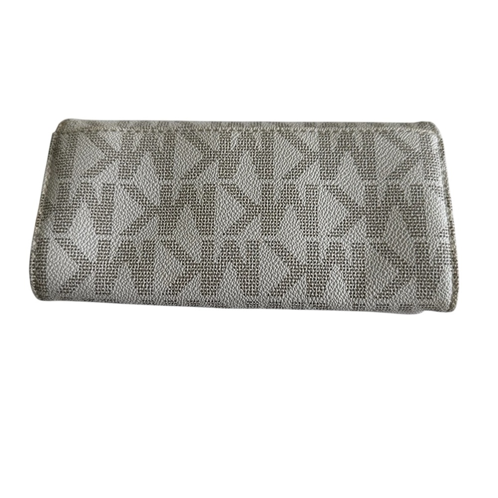 Michael Kors Fulton Flap Continental Long Wallet Monogram Vanilla Tan - Picture 3 of 5